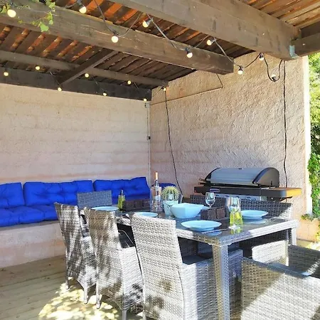 105m2, Piscine, 5 Min Des Golfs, Proche Centre * Saint-Raphael (Var)